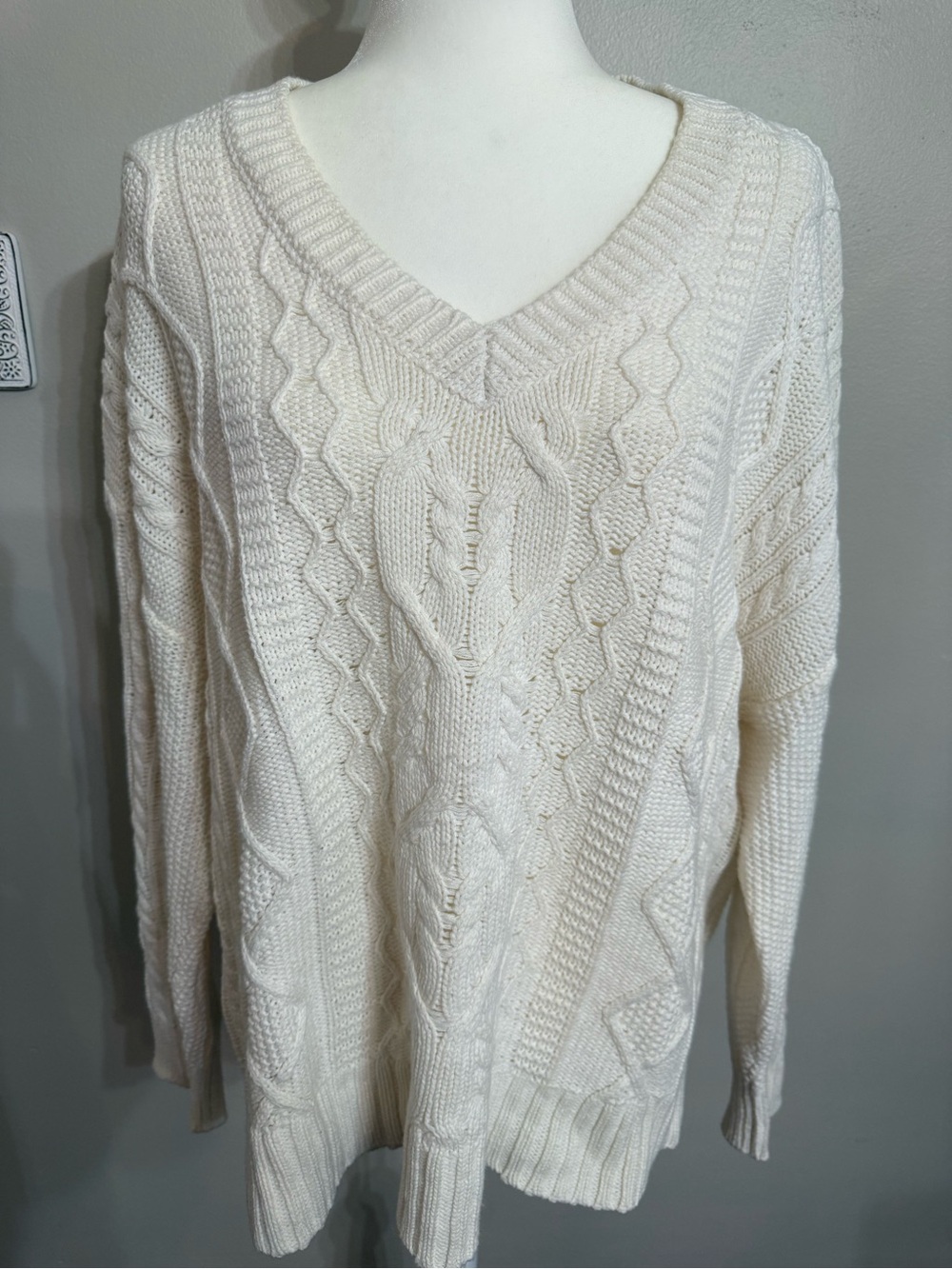 Time and Tru Size XL Cream Sweater